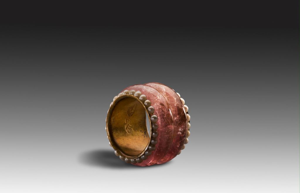 图片[1]-Gold inlaid tourmaline rice bead ring-China Archive